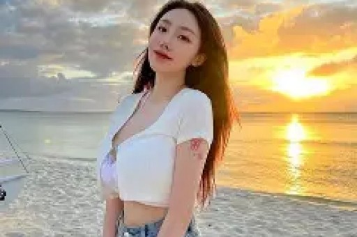 刘晓庆被指耍大牌现身河南万岁山和王婆同台全场冷脸拒讲话 刘晓庆被指耍大牌现身河南万岁山和王婆同台全场冷脸拒讲话