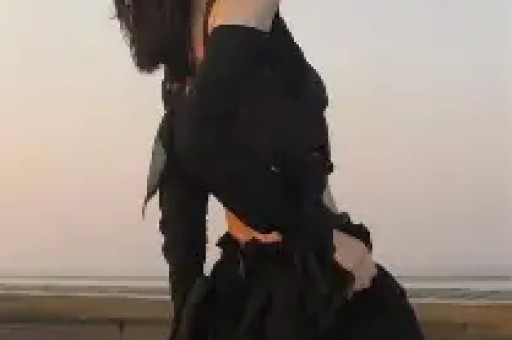 知名男星曝港圈潜规则!被男富豪开价1500万包养遭女星睡衣诱惑 知名男星曝港圈潜规则!被男富豪开价1500万包养遭女星睡衣诱惑